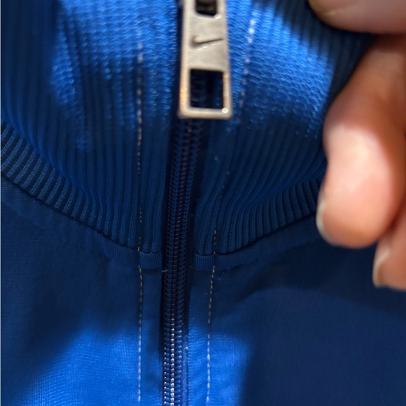 Nike Men's Blue, White, and Red Windbreaker - Picture 7 of 16